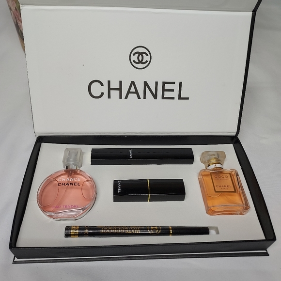 Unlisted Other - Great Christmas Gift🎁 CHANEL 5 piece  Beauty Set.  Leave message if interested.
